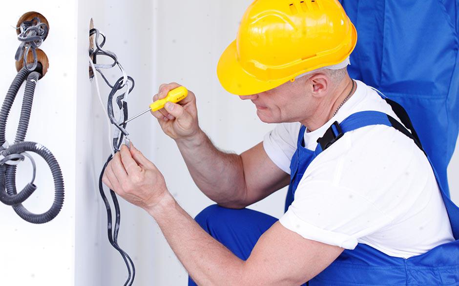 cherche électricien Cergy